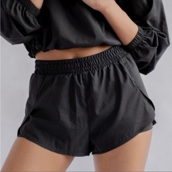 Girlfriend Collective Recyclable Workout Shorts Black Size XS - Picture 1 of 8